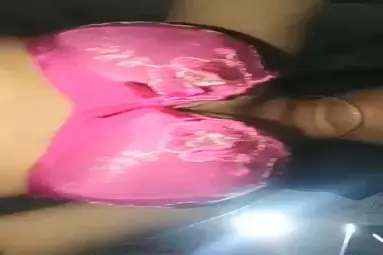 Bokep Jilbab Pamer BH Pink Menggoda